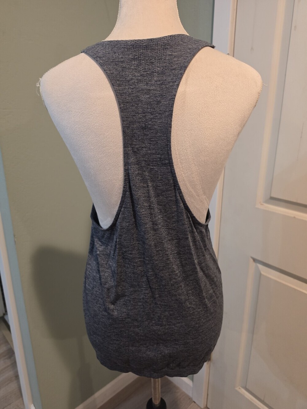 NWOT Athleta Tank Top - Picture 2 of 7